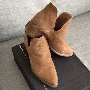 Steven by Steve Madden camel suede ankle booties  Size 6.5